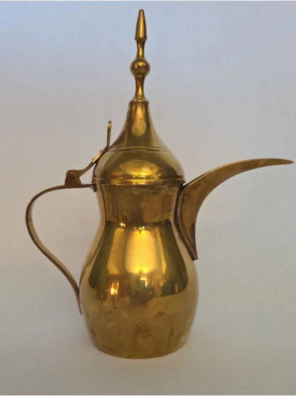 Vintage Brass Bahraini Brass Dallah Set with (6) Cups - MCM Arabic Coffee Pot